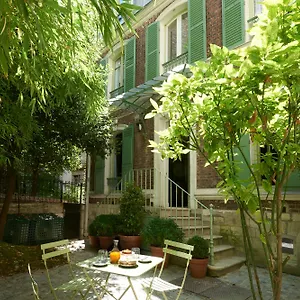 3* Отель Maison Lepic Montmartre