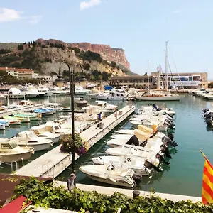 https://le-palmyre.fr-provencehotel.com