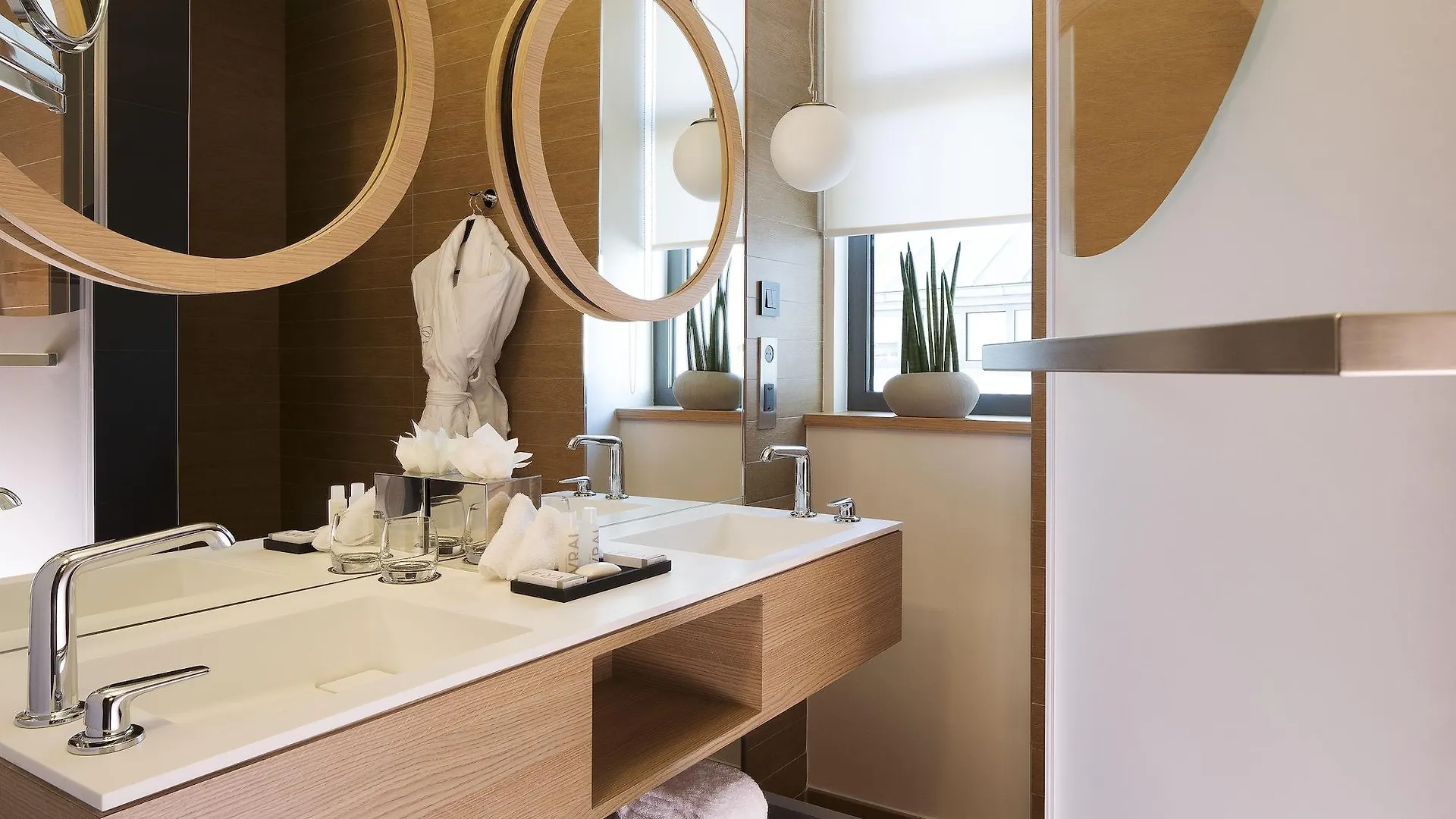 Le Cinq Codet Hotel Paris