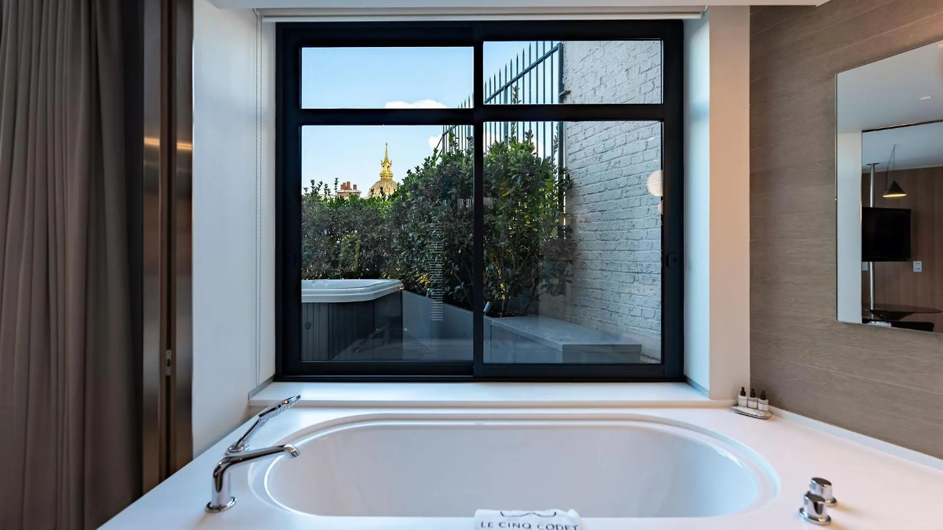 Le Cinq Codet Hotel Paris